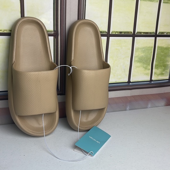 Mesh Beach Comfy Anti-Slip Pillow Slides - Picture 2 of 4